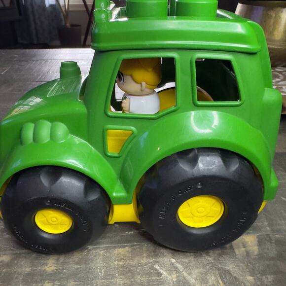 Mega Bloks Big Blocks John Deere Lil' Tractor First Builders - Picture 6 of 7